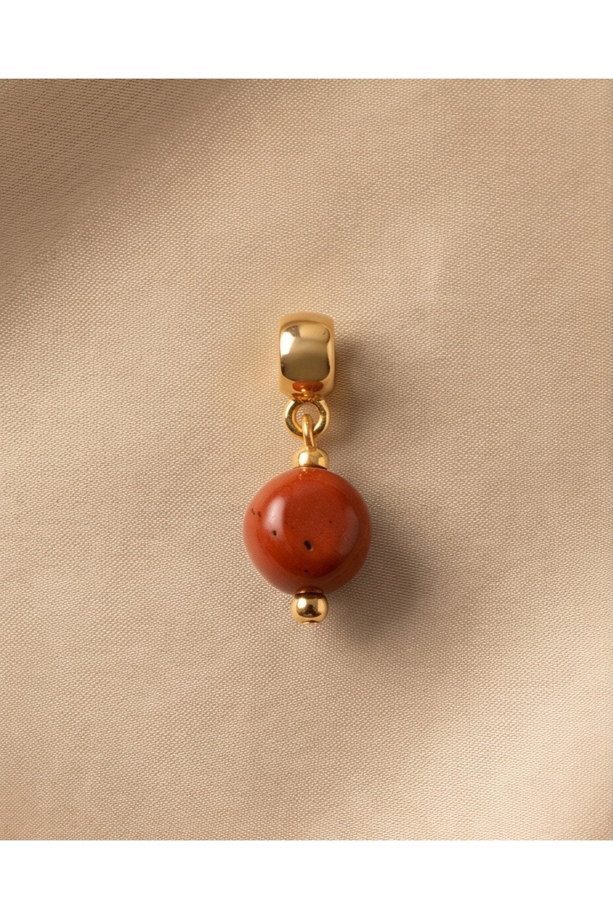 ALTIN KAPLAMA KIRMIZI JASPER CHARM