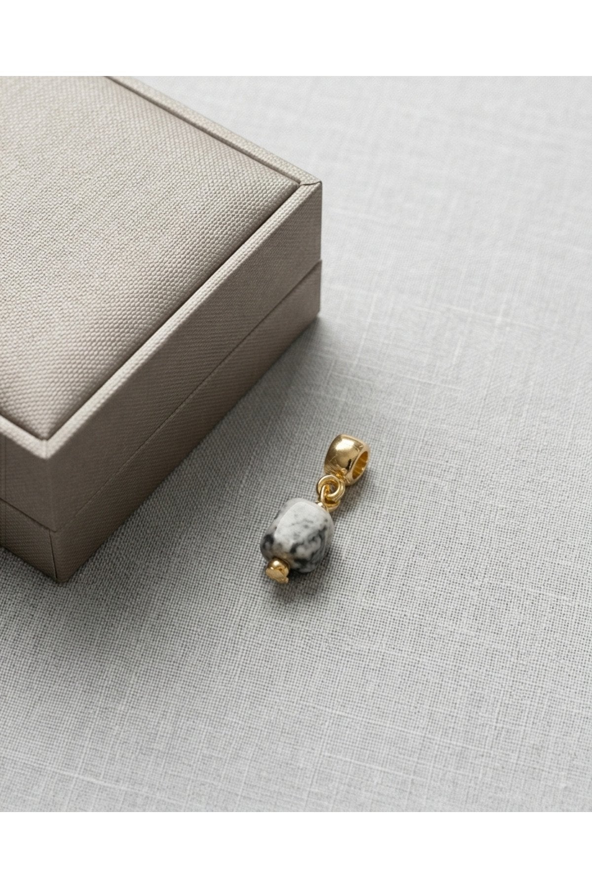 ALTIN KAPLAMA DALMAÇYA JASPER CHARM