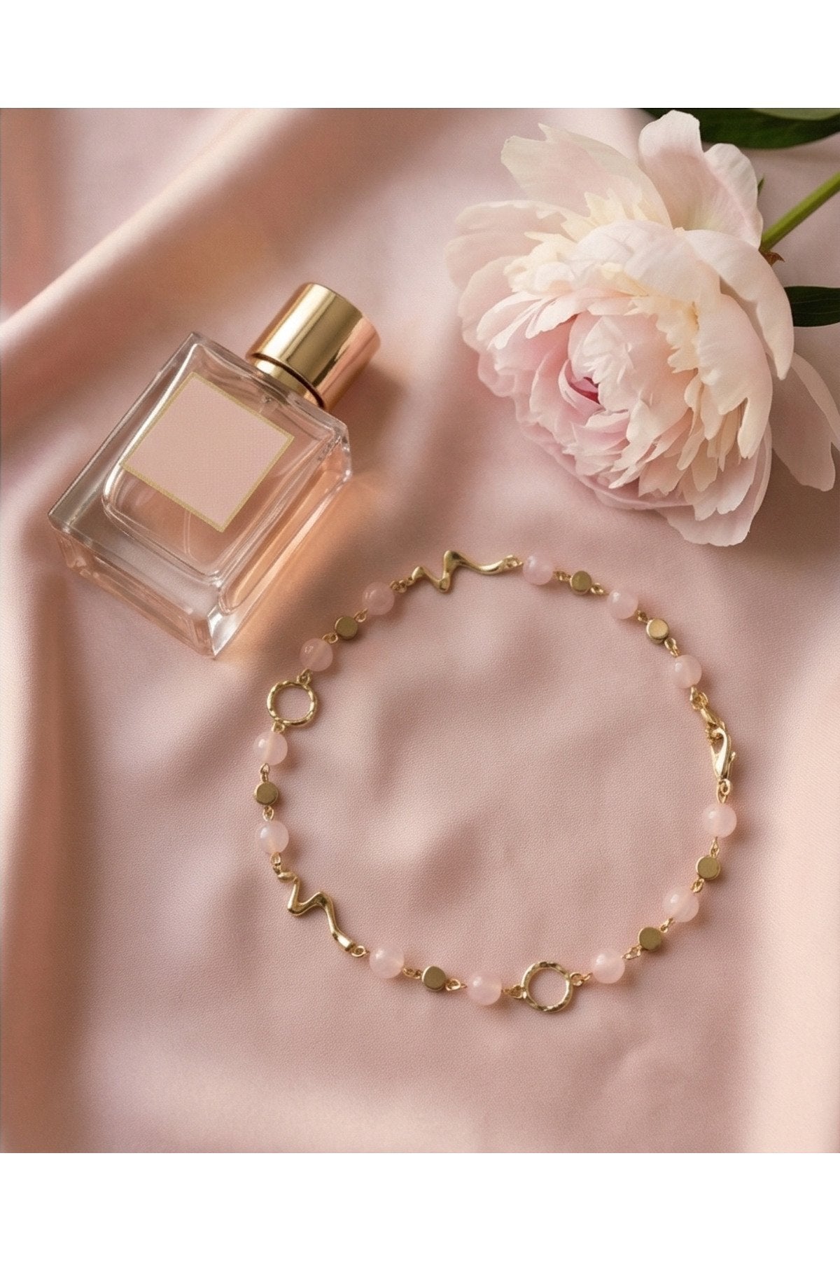 PEMBE KUVARS VE HEMATİT TAŞLI ALTIN KAPLAMA CHOKER KOLYE