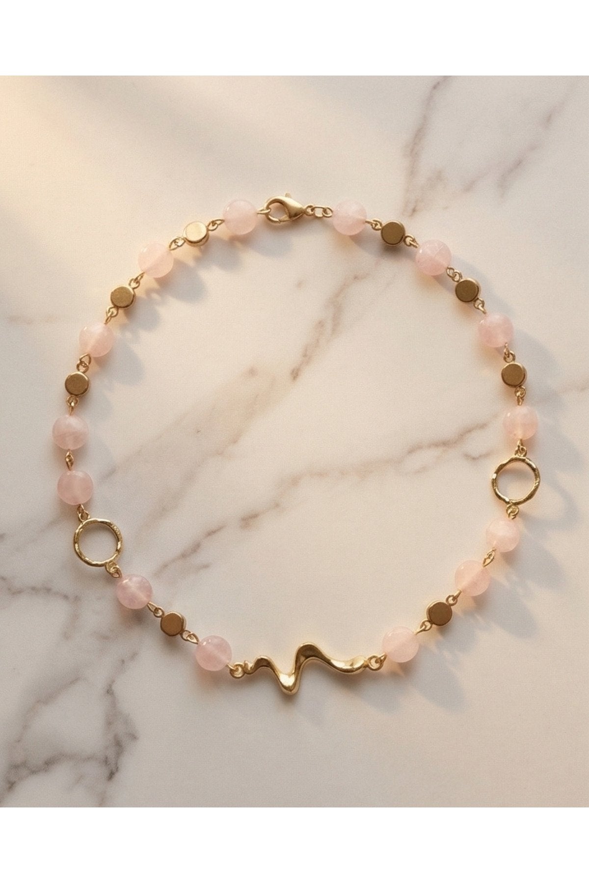 PEMBE KUVARS VE HEMATİT TAŞLI ALTIN KAPLAMA CHOKER KOLYE