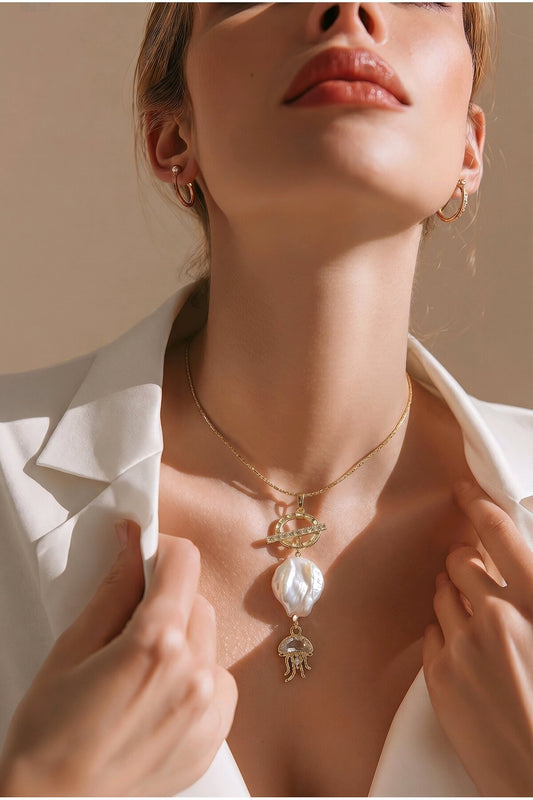 24 AYAR ALTIN KAPLAMA DOĞAL (GERÇEK) TABLET İNCİLİ DENİZANASI FİGÜRLÜ CHOKER